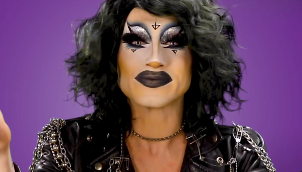 EATING OUT WITH ONYX: Taco Bell Nacho BellGrande Fries