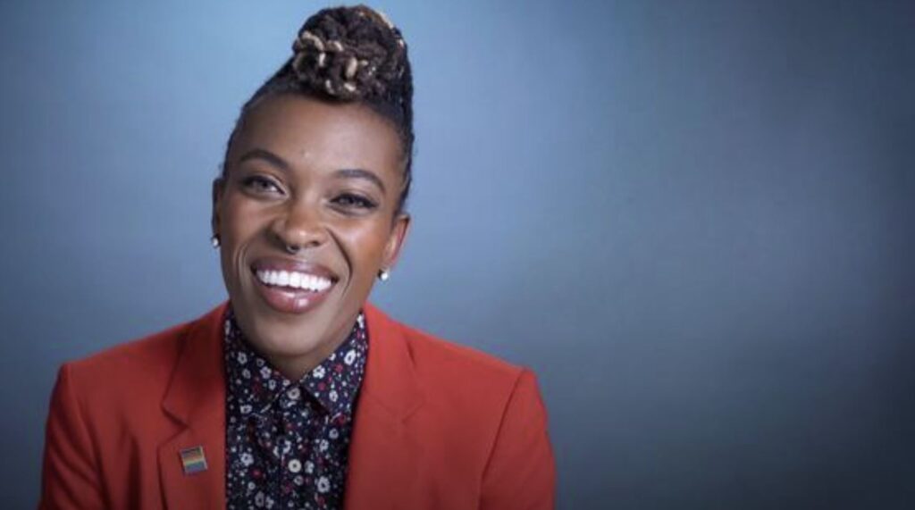 Amber Hikes: Want to truly succeed? Lift others up while you climb