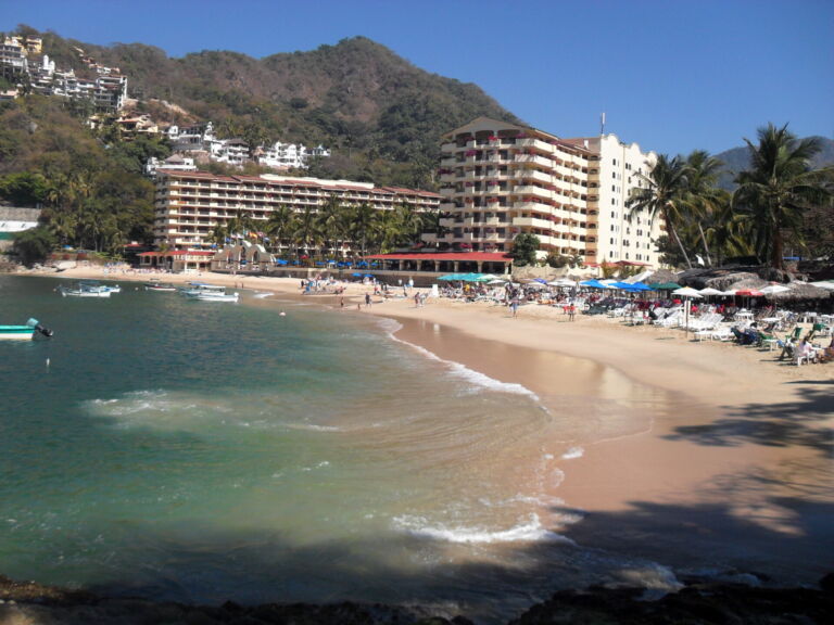 Four Steamy Women Heating Up Mexico